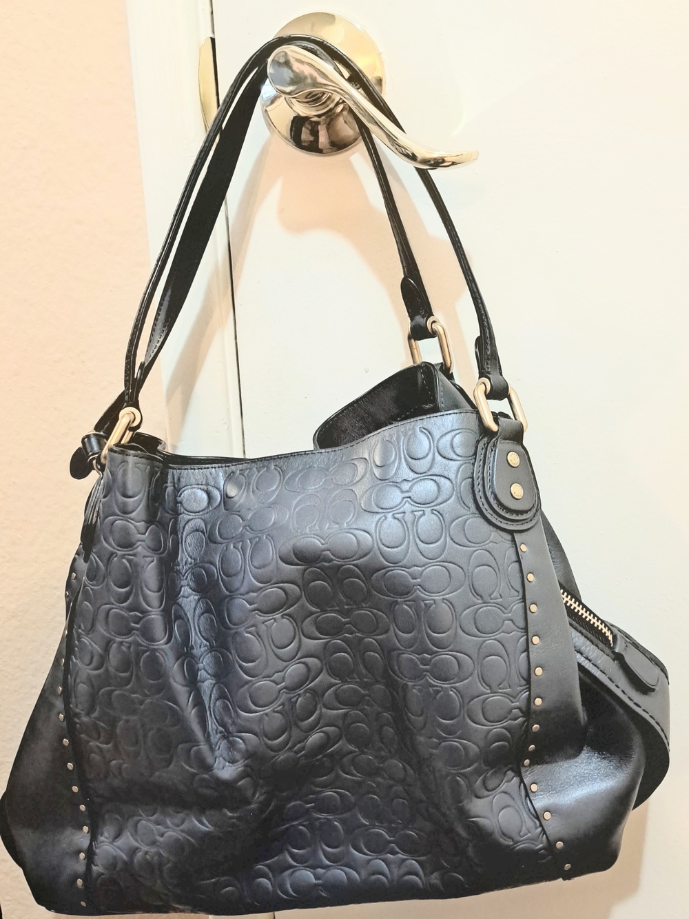 NEW Embossed Navy Edie Shoulder Bag 31 In Signature Leather With Rivets - Picture 5 of 13